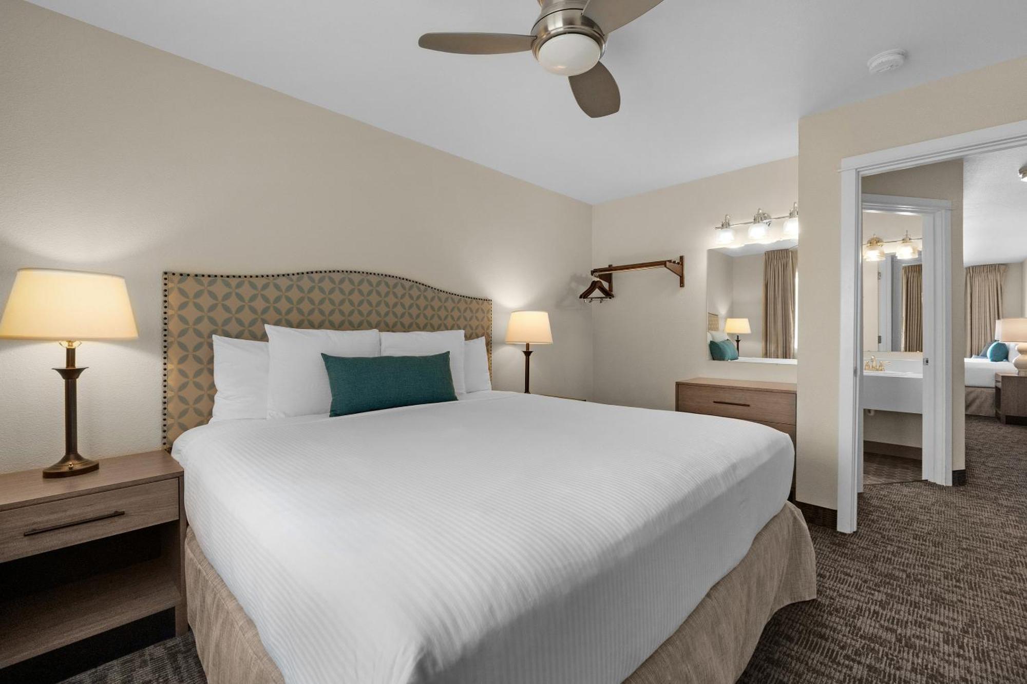 Pelican Shores Inn リンカーン・シティー エクステリア 写真